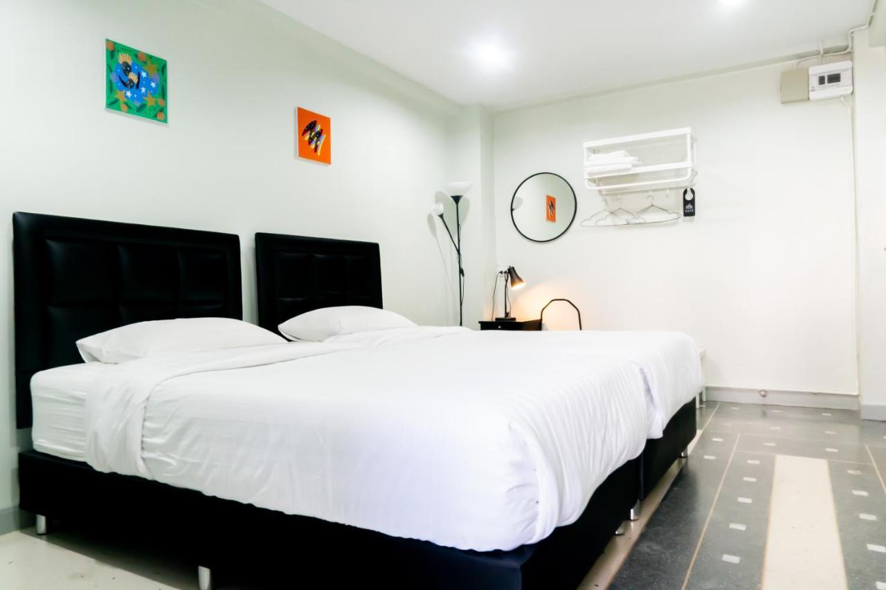 Suksomboon Residence Бангкок Экстерьер фото